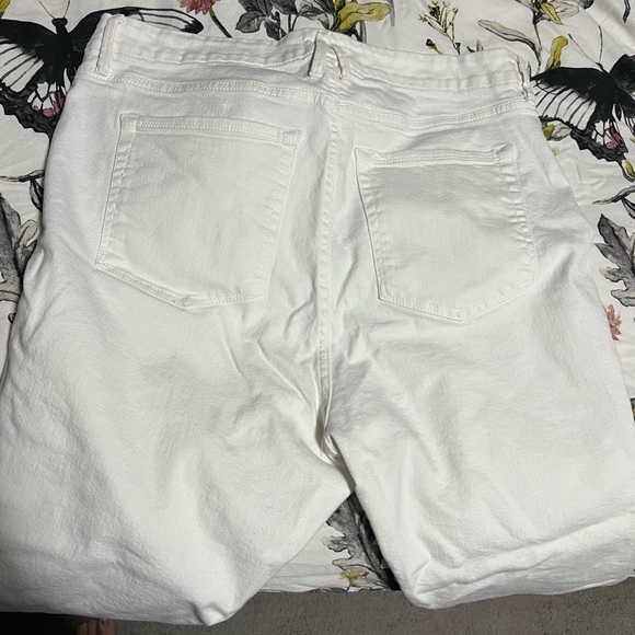 GOOD AMERICAN SIZE 18 GOOD WAIST light compression white jean - Picture 3 of 9